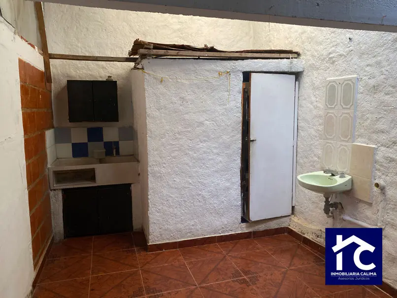 Casa de 2 pisos con entradas independientes